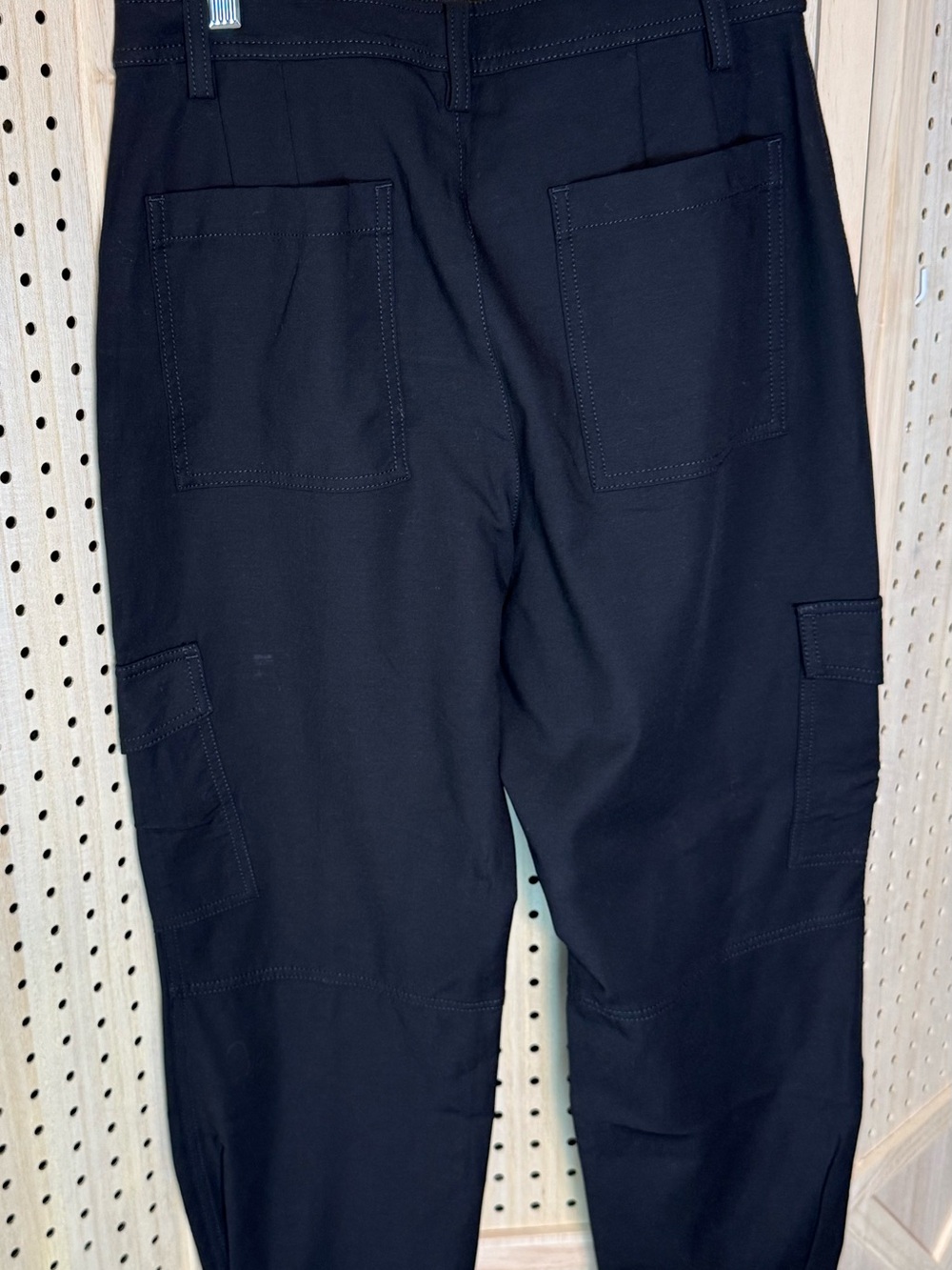 Banana Republic Black Cargo Pants Women’s Size 6 Utility Straight Leg Stretch - Picture 4 of 11